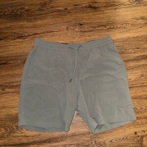 lululemon 7” shorts XL